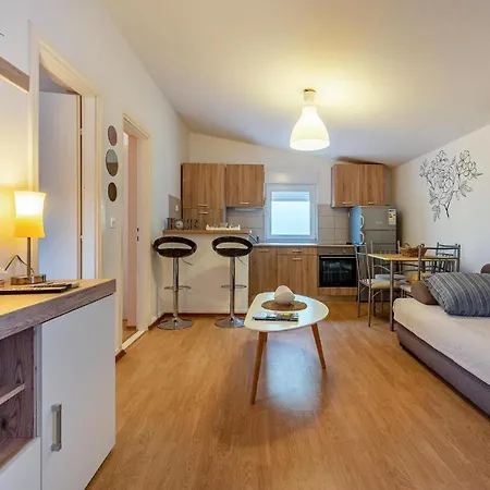 Gorgeous In With Kitchen Apartment