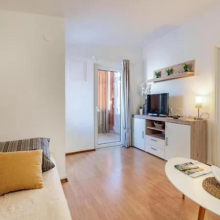 Apartment Gorgeous In With Kitchen