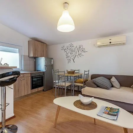 Gorgeous In With Kitchen Apartment